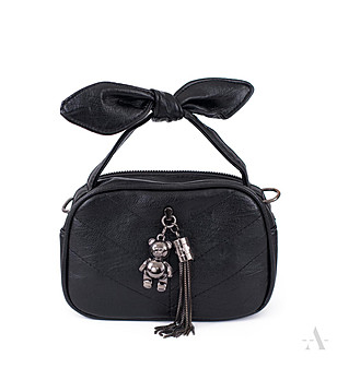 Дамска чанта в черно Zerina снимка
