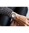 Сребрист дамски часовник с бял циферблат Classic-1 снимка