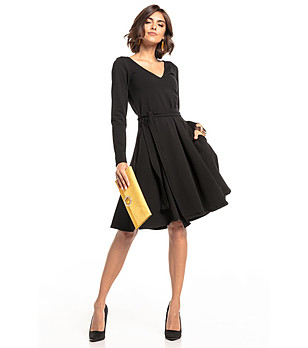 Стилна рокля в черно Amadea с високо съдържание на памук снимка