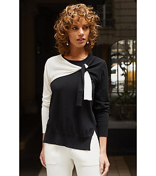 Стилен дамски пуловер в черно и бяло Irosa снимка