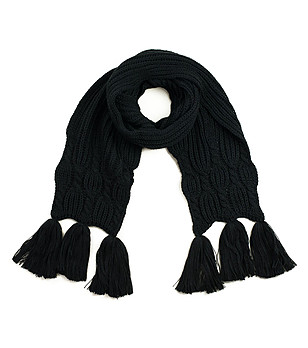 Черен дамски плетен шал снимка