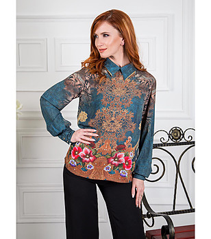 Многоцветна дамска блуза с ефектен принт снимка