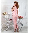 Елегантен комплект от елек и панталон в розово-1 снимка