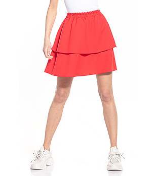 Червена къса пола снимка