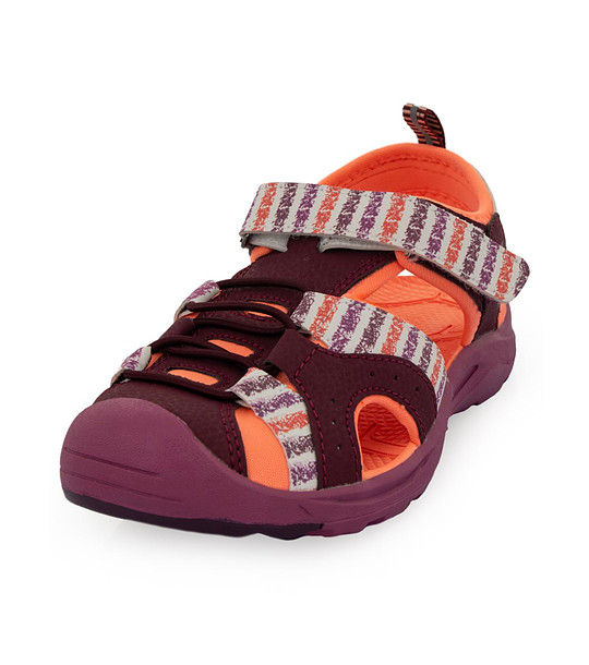 Детски летни обувки Bielo в нюанс на бордо с контрастни елементи снимка