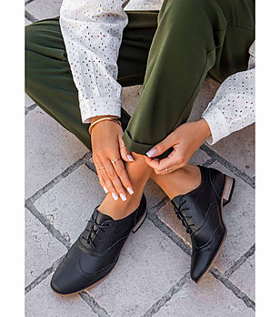 Черни кожени дамски обувки тип Оксфорд Mandy снимка
