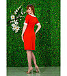 Червена рокля с контрастни детайли-1 снимка