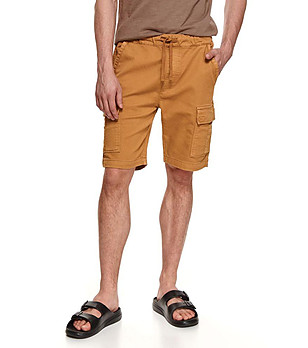 Памучен мъжки къс панталон в цвят охра Bert снимка
