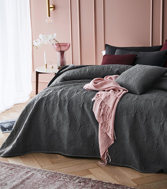 Тъмносиво шалте за легло Leila  220x200 см снимка