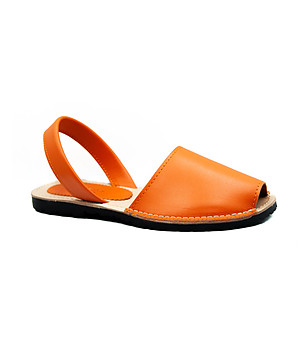 Оранжеви дамски кожени сандали снимка