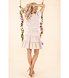 Светлобежова рокля на бяло райе Pagominam-1 снимка