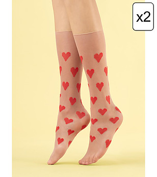 Комплект от 2 чифта бежови чорапи на червени сърца Love me 8 DEN снимка