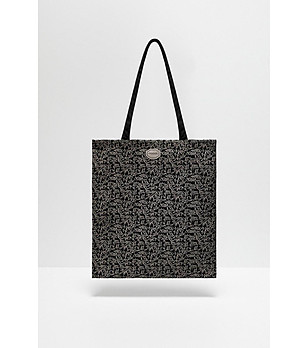 Дамска текстилна чанта в черно с принт снимка