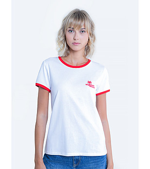 Бяла дамска памучна тениска Pearlie с червени кантове  снимка