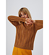Дамски пуловер с плетеници в цвят карамел-3 снимка