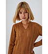 Дамски пуловер с плетеници в цвят карамел-4 снимка