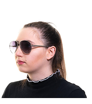 Сребристи дамски слънчеви очила авиатор снимка