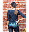 Дамска многоцветна блуза с дизайнерски принт-2 снимка