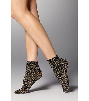 Къси чорапки в бежово с леопардов принт Leopardo снимка