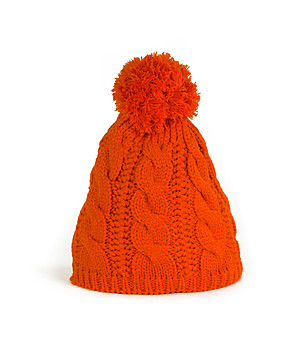 Зимна дамска шапка в оранжево  снимка