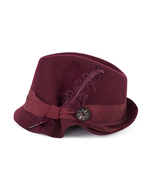 Дамска вълнена шапка трилби в бордо снимка