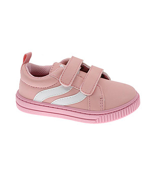 Розови детски обувки с бели ленти снимка
