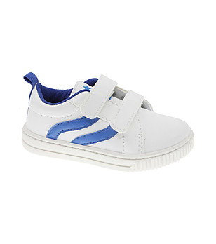 Бели детски обувки със сини ленти снимка
