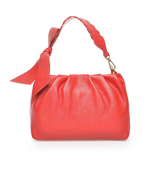 Тъмночервена дамска чанта от естествена кожа с панделка Rika снимка