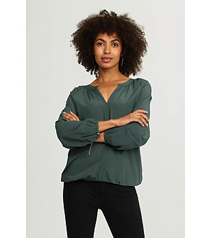 Тъмнозелена дамска блуза снимка