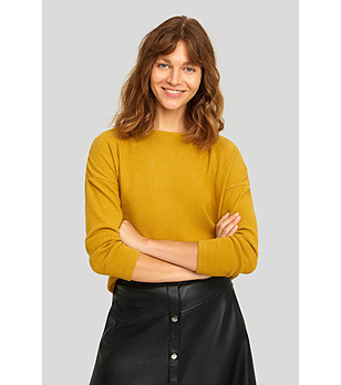 Дамска блуза в цвят горчица от фино плетиво снимка