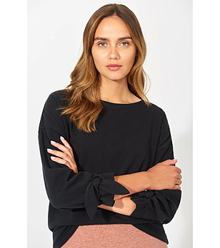 Дамска блуза от органичен памук в черно снимка