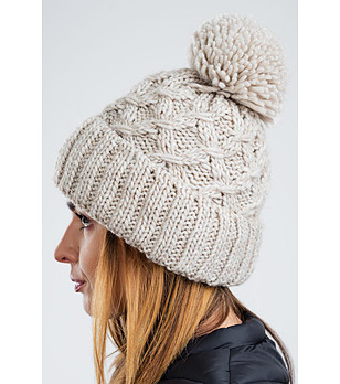 Дамска зимна светлобежова шапка Ness снимка