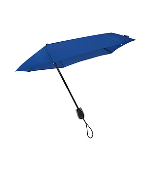 Син устойчив при буря чадър  снимка