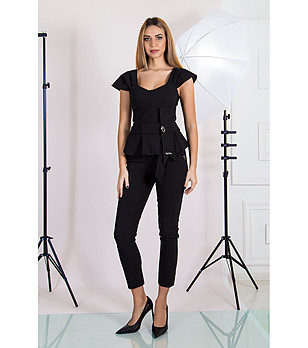 Комплект от блуза и панталон в черно снимка