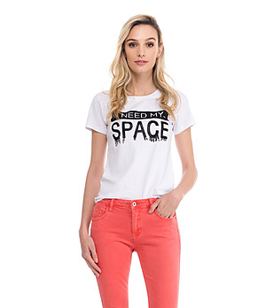 Бяла дамска тениска с надпис Space снимка