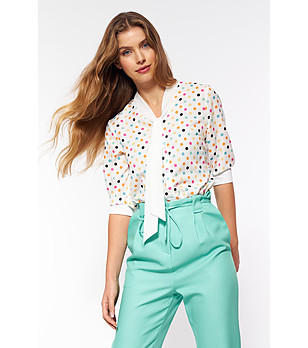 Дамска блуза в екрю на многоцветни точки Ilina снимка