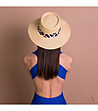 Бежова дамска шапка с лента с леопардов принт Zyla-0 снимка