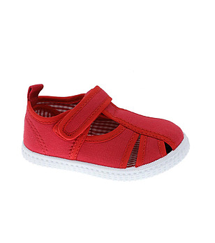 Бебешки червени летни обувки снимка