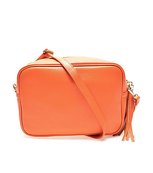 Малка дамска кожена чанта Lara в оранжев цвят снимка