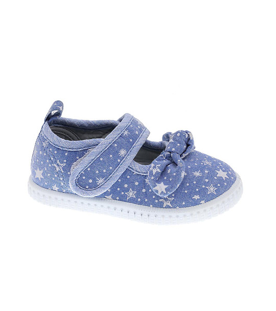 Светлосини бебешки обувки с принт звезди снимка