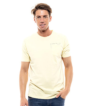 Памучна мъжка тениска в жълто с джоб Marek снимка