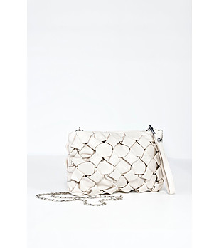 Бяла дамска клъч чанта с ефектен дизайн Villa снимка