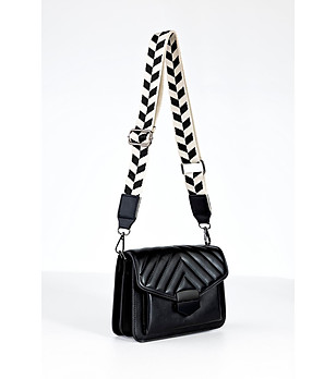 Черна дамска чанта с текстилна презрамка Alarice снимка
