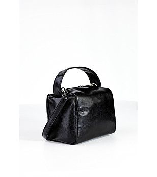 Малка черна дамска чанта Alenia снимка