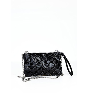 Черна дамска клъч чанта с ефектен дизайн Rexi снимка