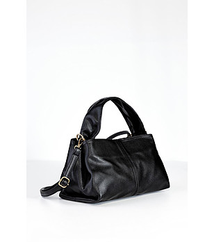 Дамска чанта в черно Tomina снимка