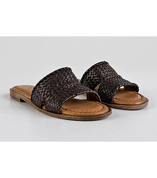 Тъмнокафяви дамски чехли от естествена кожа Kerry снимка