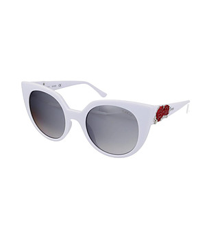 Дамски слънчеви очила с бели рамки снимка
