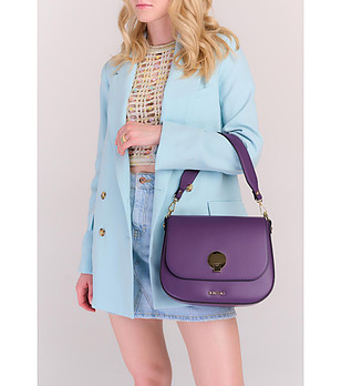 Лилава дамска кожена чанта Mia снимка