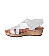 Бели дамски кожени сандали на платформа-3 снимка